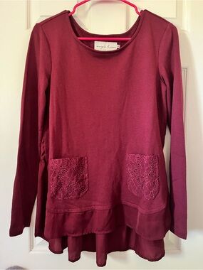 evy's tree women’s burgundy lace-trim knit top with pockets